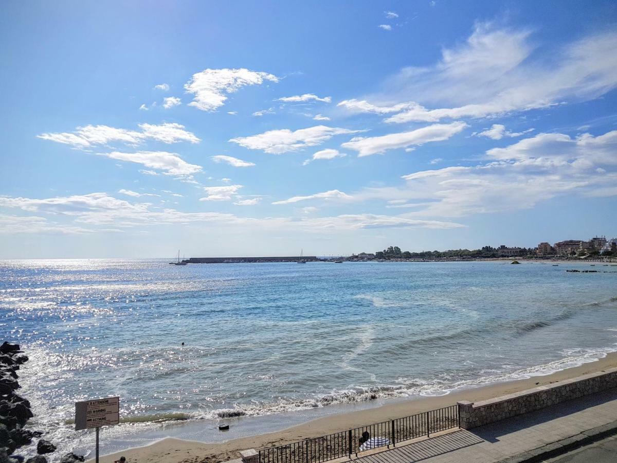 Super Panorama & Astonishing Apartment Seaview จีอาร์ดีนี นักซอส ภายนอก รูปภาพ