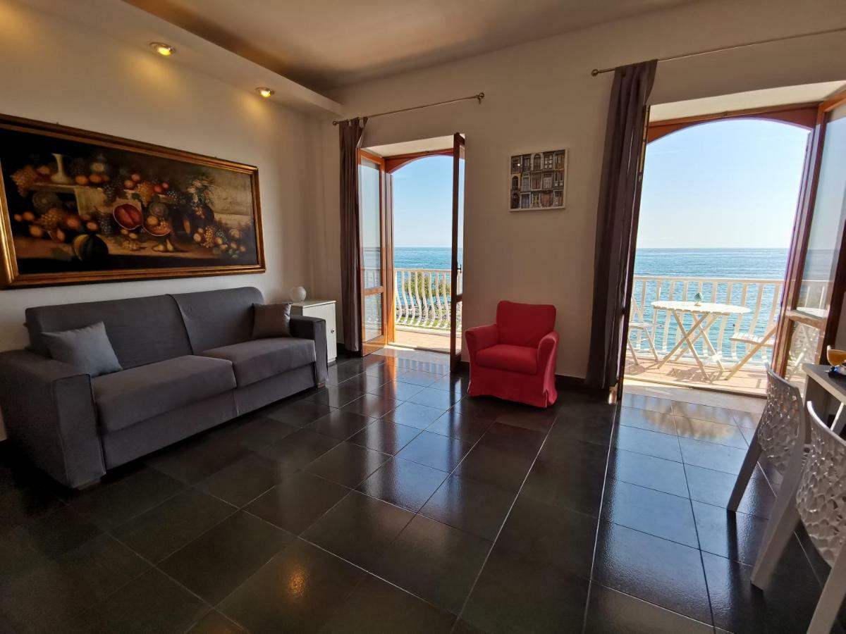 Super Panorama & Astonishing Apartment Seaview จีอาร์ดีนี นักซอส ภายนอก รูปภาพ